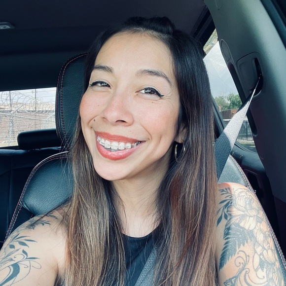 Meet your Posher, Renee - Picture 2 of 2